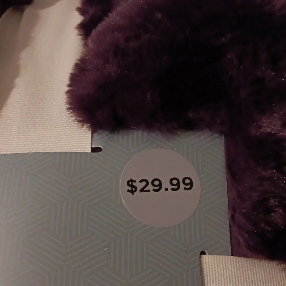 Fur Throw Maryland Square Purple 50" X 60" - Picture 5 of 5